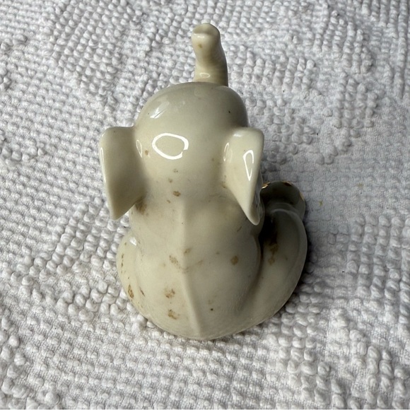Vintage Lenox Baby Elephant Porcelain Figurine Lucky Trunk Up Gold Trim - Picture 4 of 7